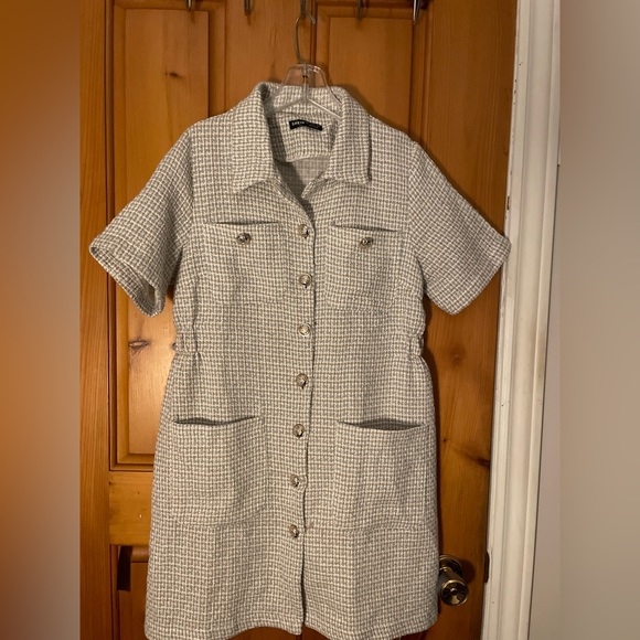 Dresses - Picture 3 of 10